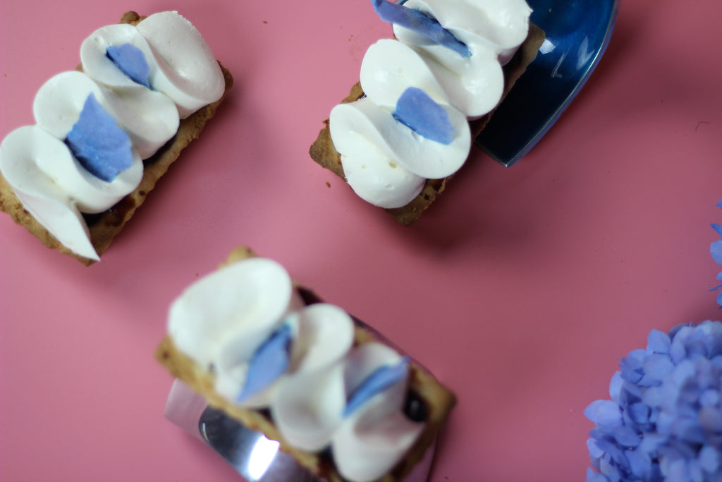 The Strawberry Tartlet - Blue